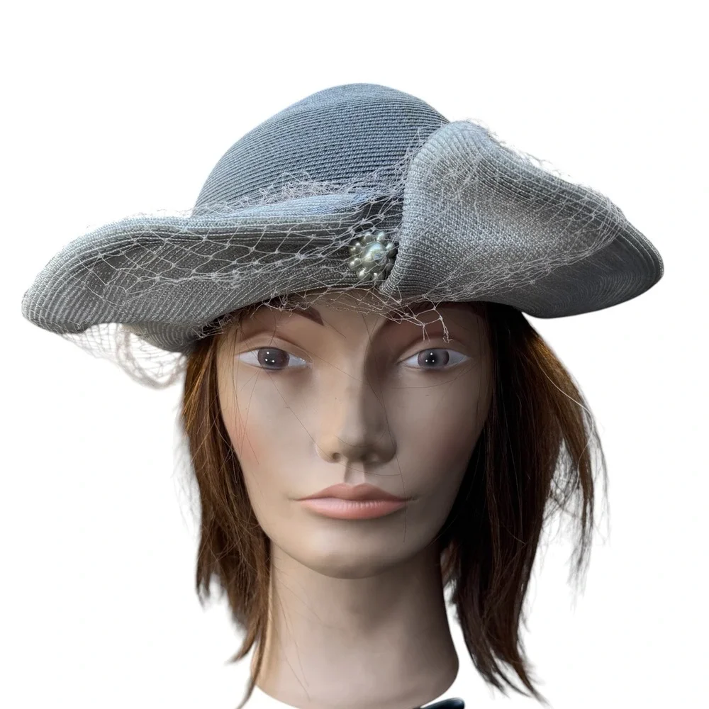 Vintage Style Grey Fascinator Cocktail Hat Pearl Floral Birdcage Veil Church Tea